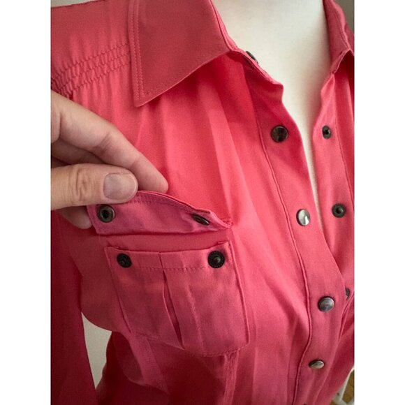 Bebe Y2K Silk Button Front Fitted Blouse in Coral Pink Size Small Satin Luxe - Picture 7 of 13